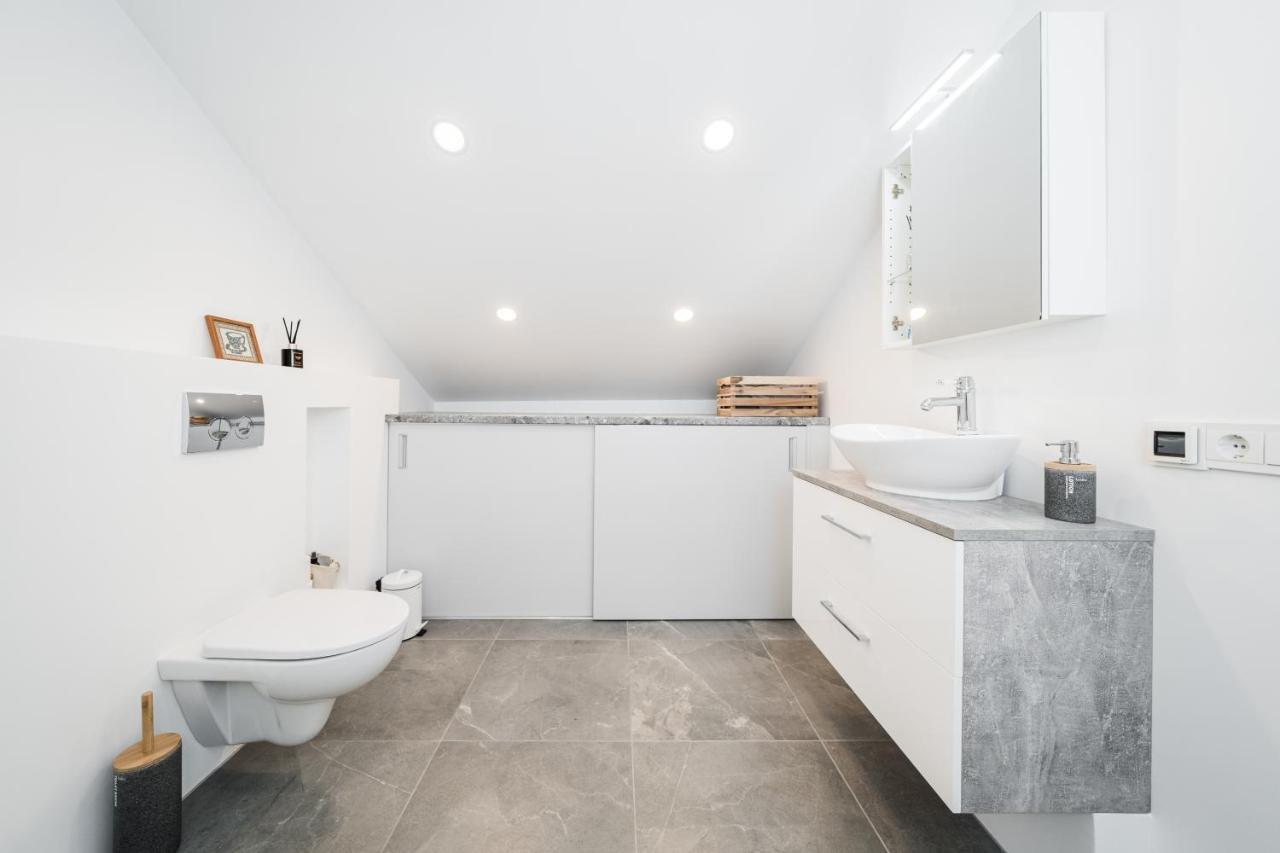 Knygu Namai Appartement Kaunas Buitenkant foto